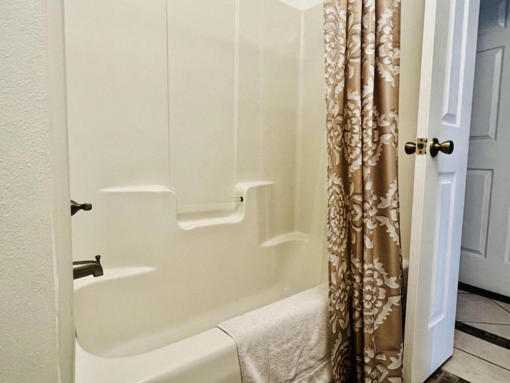 Charming 2 Bdr 1 Bath Home Fenced Byard N Pensacola Pet Friendly Close To Bases エクステリア 写真